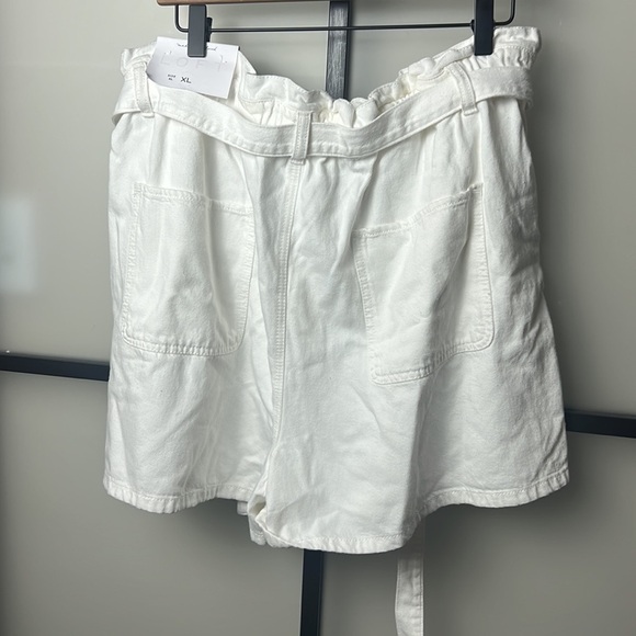 NWT LOFT Paperbag Pull On White Denim Shorts Size XL - Picture 2 of 4